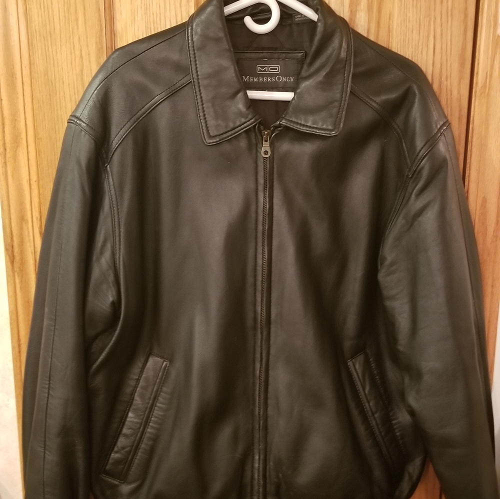 Men's member only leather coat(large)